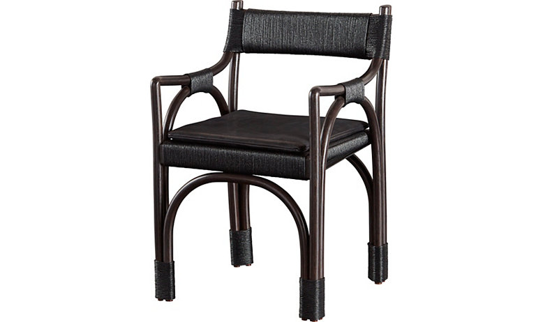 MCA1543_Black_Front_3Qrt